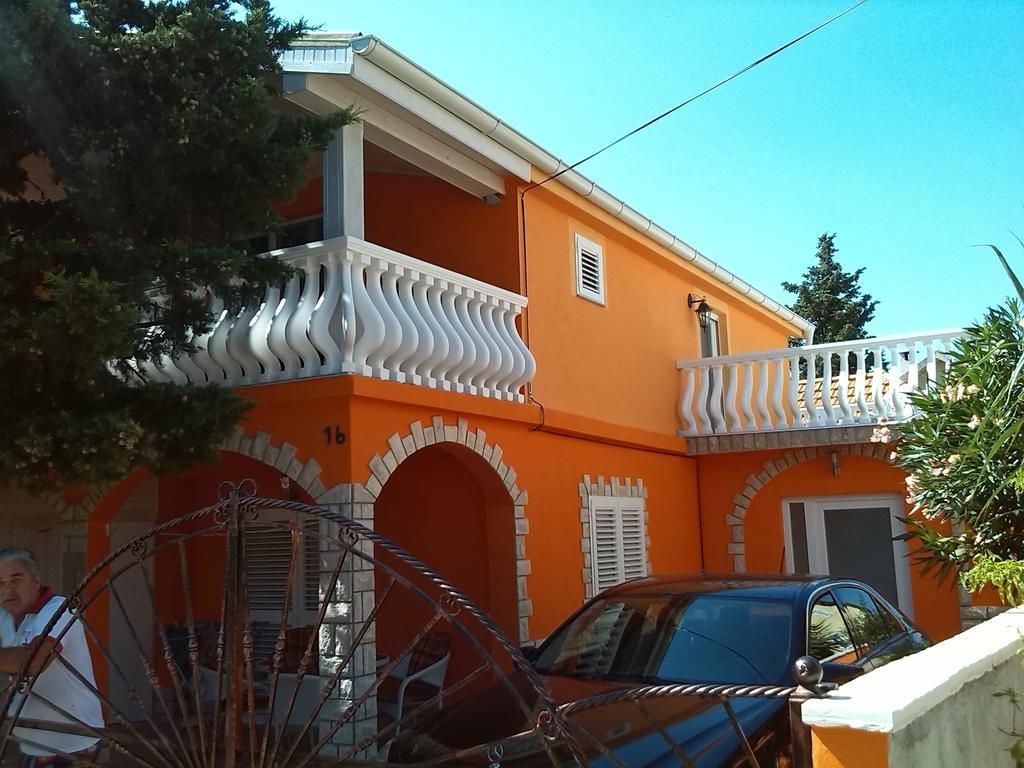 Apartments Batarilo Gornji Karin Exterior photo