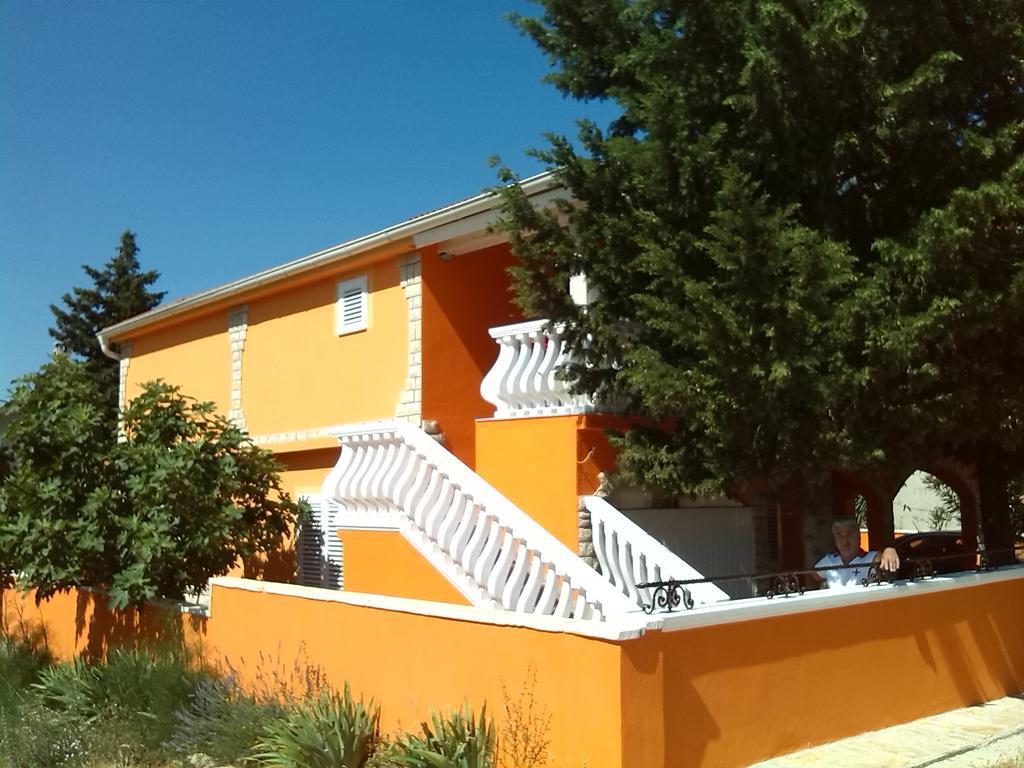 Apartments Batarilo Gornji Karin Exterior photo